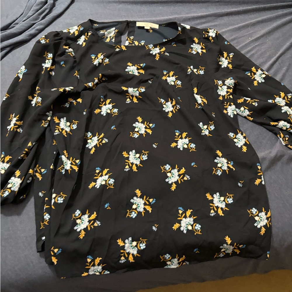 Excellent condition loft floral Blouse plus sized - Picture 2 of 7